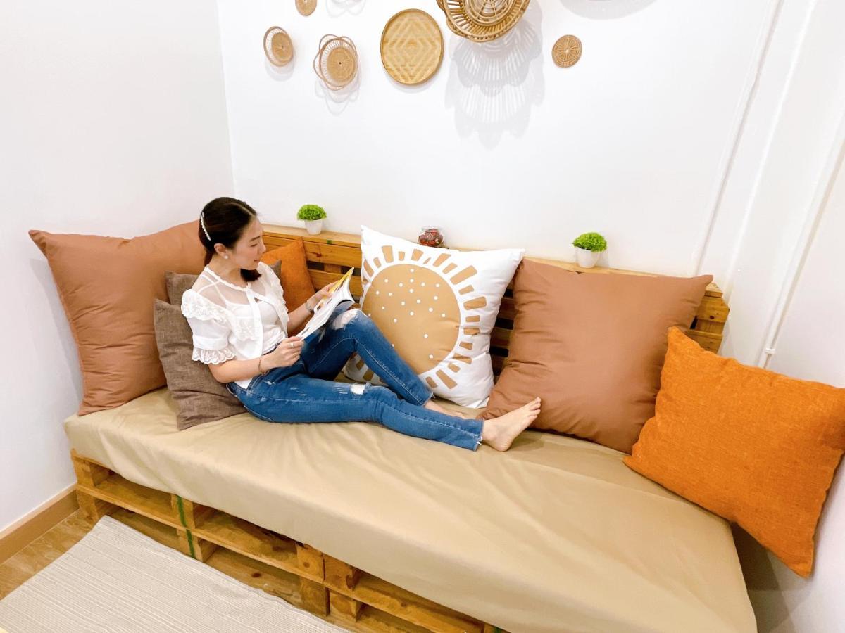 Lively And Cozy Canal House ,Entire House Bangkok Bagian luar foto
