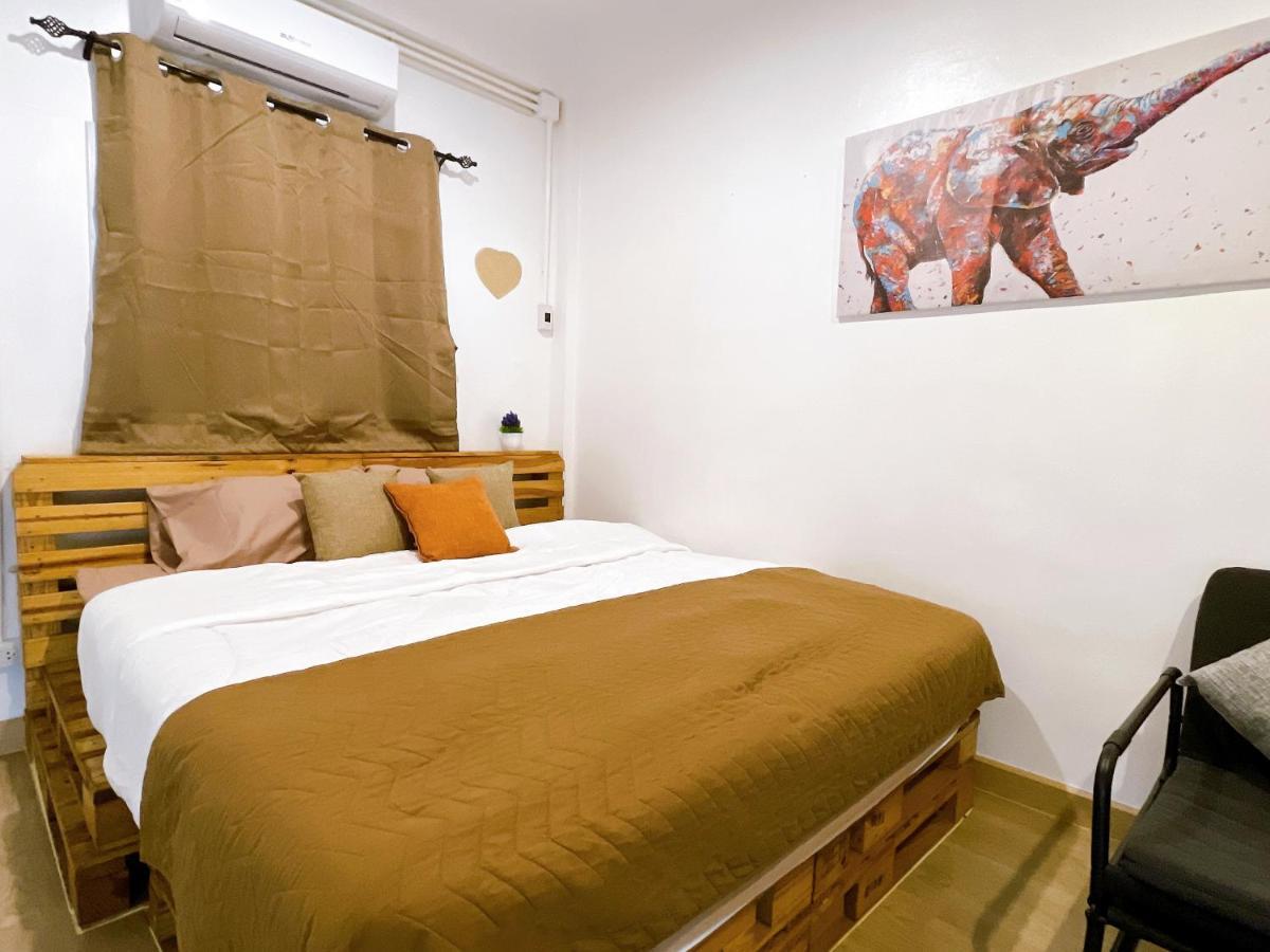 Lively And Cozy Canal House ,Entire House Bangkok Bagian luar foto